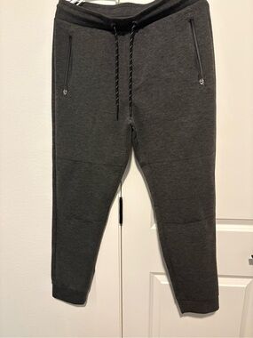 Aeropostale Charcoal Gray Men's Jogger Sweatpants with Zipper Pockets